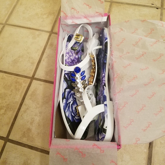 Qupid Jeweled Sandals NIB - Picture 2 of 4